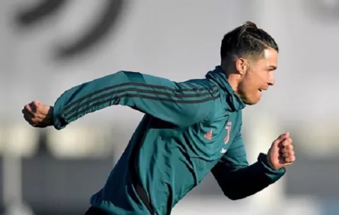 Cristiano Ronaldo regresa  al trabajo tras visitar a su madre en Portugal