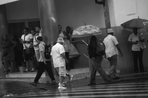 Sobre el consentimiento a las medidas de emergencia impuestas