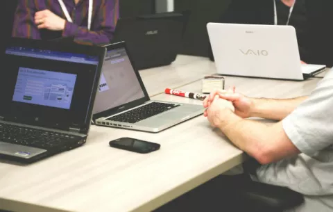Cuatro consejos rápidos para mejorar su redacción en los negocios