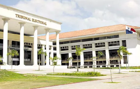 Coronavirus en Panamá: Tribunal Electoral suspende inscripciones de nacimientos y de defunciones.