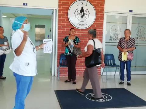 En medio de la crisis del COVID-19, el abandono de adultos mayores es una realidad
