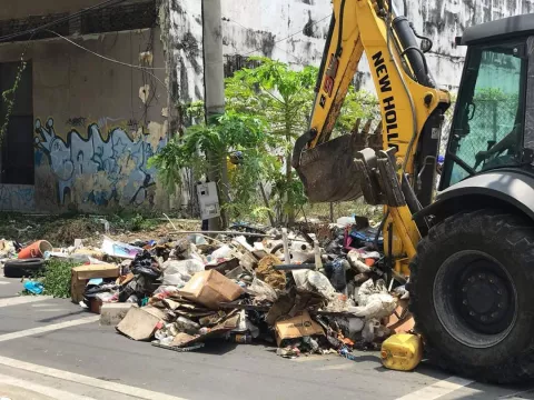 Gestionan pagos para cancelar la deuda con la empresa recolectora de basura en Colón