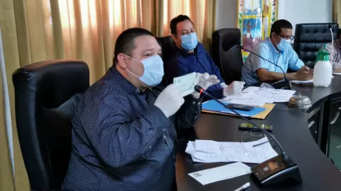 Alcalde de Santiago dona dos meses de su salario para apoyar a las comunidades vulnerables por el coronavirus