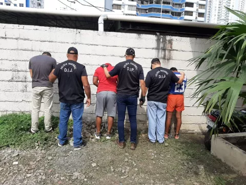 Le imputan cargos a tres hombres por un secuestro en San Carlos 