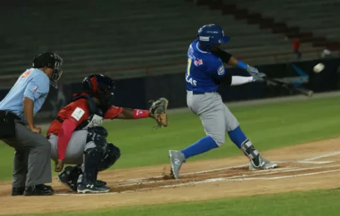 Béisbol mayor se jugará en agosto, tentativamente