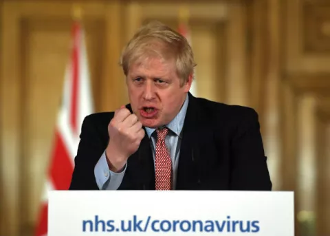 Boris Johnson es trasladado a cuidados intensivos al empeorar su salud por COVID-19