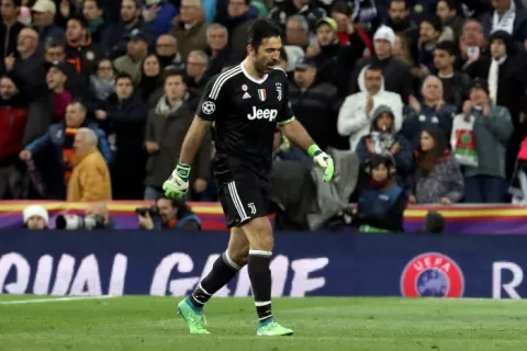 Gianluigi Buffon va por un récord en los mundiales
