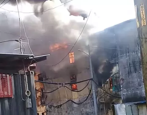 Se incendia otro viejo inmueble en la provincia de Colón