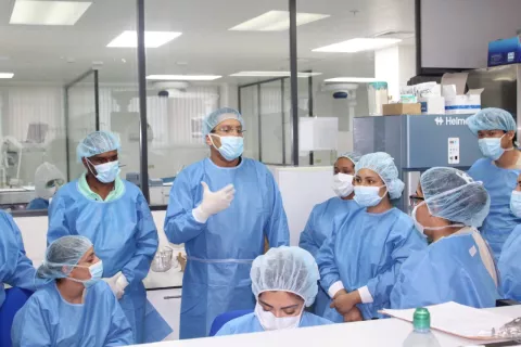 Varios pacientes con COVID-19  salen de la Unidad de Cuidados Intensivos del hospital Luis "Chicho" Fábrega