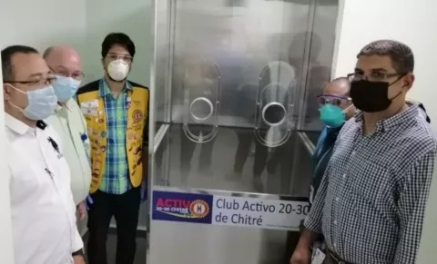 Donan cabina para hisopado a policlínica de la Caja de Seguro Social en Chitré