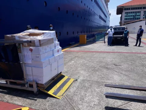 Línea de cruceros dona alimentos para apoyar a los albergues, hogares y comedores de Colón
