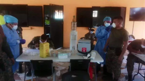 Vacunan contra la influenza y la fiebre amarilla a miembros del Senan y el Senafront en Colón