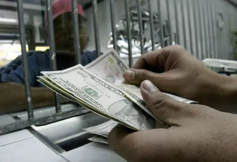 Banco Mundial prevé una caída de las remesas del 20 por ciento por pandemia