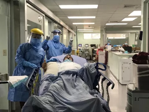 Pacientes clínicamente recuperados deben seguir aislamiento en casa