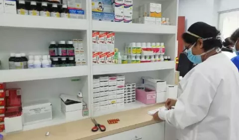 Desabastecimiento de medicinas en la CSS se refleja en los 'deliveries'