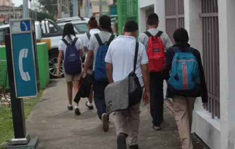 Cerca de 39 colegios particulares cuentan con el aval del Meduca para retomar clases virtuales