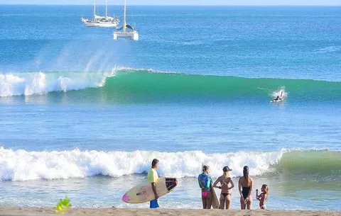 Los atraparon surfeando en Pedasí, pero les aplicaron multas de 100 dólares