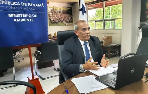 Ministro de Ambiente narra su lucha contra el COVID-19 y pide no discriminar a los contagiados
