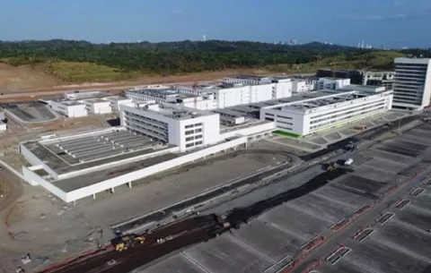 Con la Ciudad Hospitalaria, el umbral de camas en la UCI  todavía estaría lejos