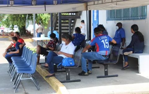 Primer pico de casos de COVID-19 en Panamá fue menor de lo esperado, pero habrá  otros intermitentes 