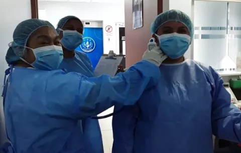 Monseñor José Domingo Ulloa le expresa su gratitud al personal médico que batalla contra el COVID-19
