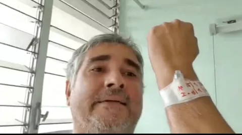 Periodista relata los dolores que soporta en el hospital donde se recupera del COVID-19