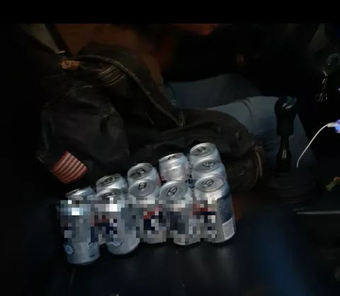 Desesperados por tomar bebidas alcohólicas violan la ley durante cuarentena por COVID-19