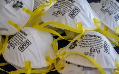 Impedimento de salida del país y reporte los días 15 de cada mes  para comerciantes que vendían mascarillas de la CSS