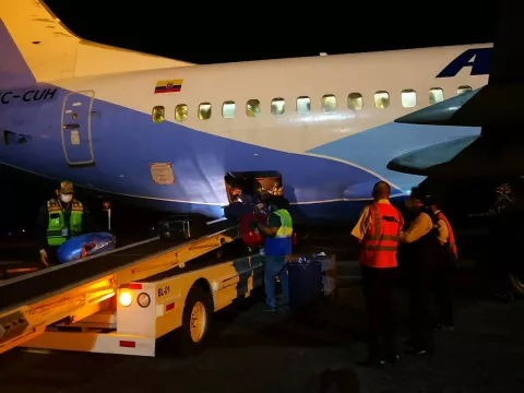 Vuelos internacionales seguirán suspendidos hasta finales de mayo