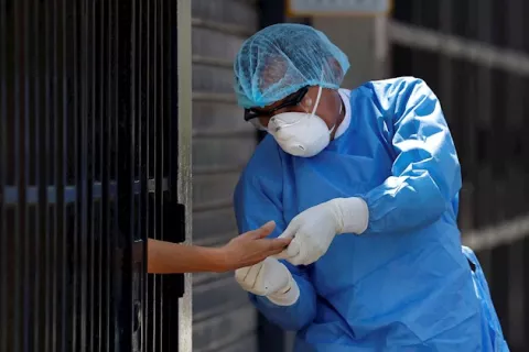 Detienen en Perú a ciudadano chino que hacía pruebas clandestinas de COVID-19