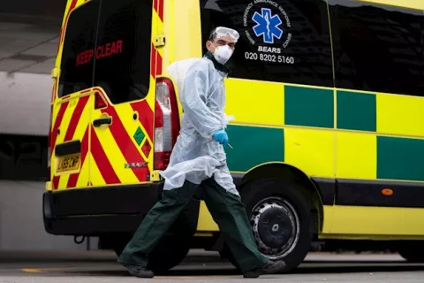 El Reino Unido registra un récord de 563 muertos por COVID-19 en un día