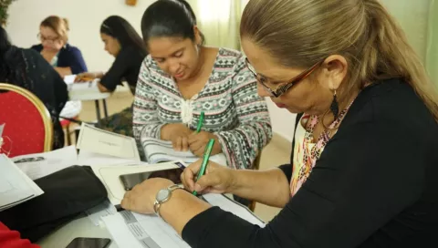 Proporcionan herramientas prácticas a docentes para diseñar guías efectivas