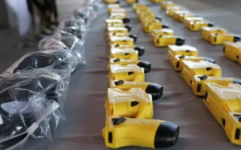 Entregan nuevas armas a unidades de la Fuerza Pública
