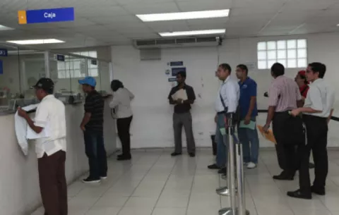 Cárcel para funcionarios que usen ilegalmente información de usuarios de servicios en línea