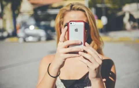 En un lanzamiento virtual, Apple presentó un iPhone de 399 dólares