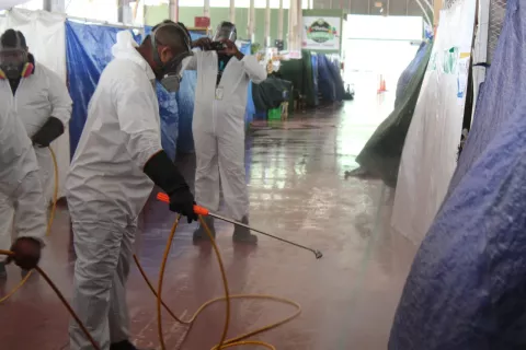 Desinfectan instalaciones de Merca Panamá para prevenir el COVID-19