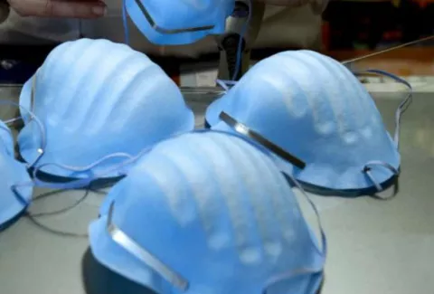 Ahora las autoridades aseguran que sí es necesario usar mascarilla cuando se sale de casa