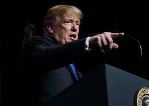 Trump ordena "derribar y destruir" buques iraníes que hostiguen a los de EE.UU. en el golfo Pérsico 