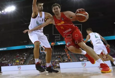 Camiseta de Rafael Nadal y las zapatillas de Paul Gasol en subasta solidaria
