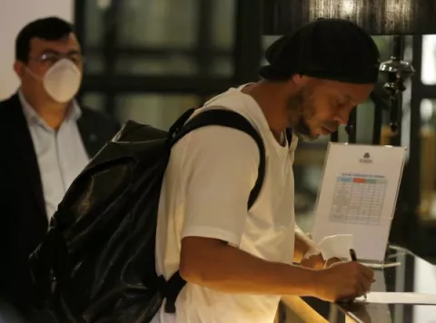 Ronaldinho: 'Cuando supe que iba a ir a prisión fue un golpe duro'