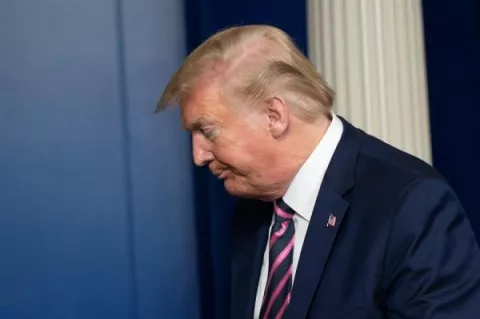 Donald Trump insinúa que podría cancelar sus ruedas de prensa diarias por polémica declaración del desinfectante