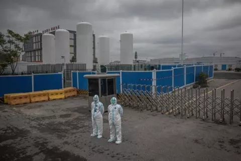 Director de un hospital de Wuhan: "Sin mascarillas no  se podrá contener el virus"