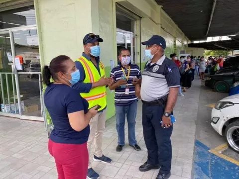 Realizan operativos en supermercados de Bocas del Toro para fortalecer medidas sanitarias