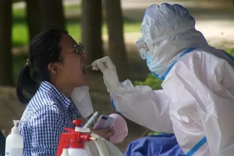 China está abierta a una investigación integral de la OMS cuando la pandemia esté controlada