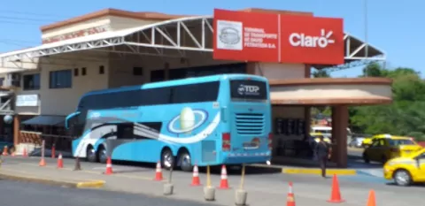 Transportistas del sector colectivo inician viajes humanitarios en Chiriquí