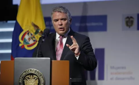 Colombia prolonga la cuarentena y abrirá vuelos internacionales en septiembre