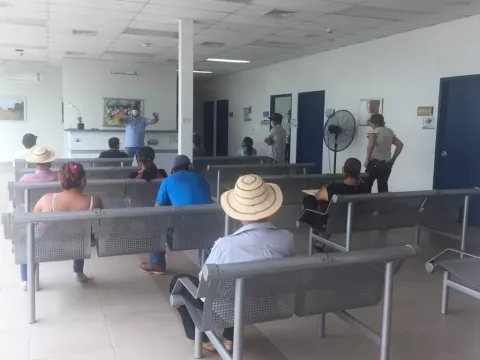Expectativa y precaución entre los colonenses que se preparan para la nueva normalidad