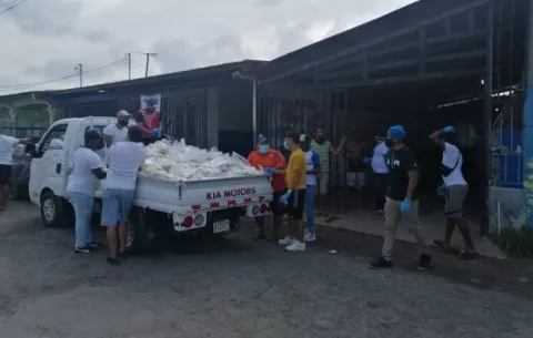 Microempresarios de Puerto Caimito donan 4,000 libras de pescado  y otros  alimentos a sus pobladores