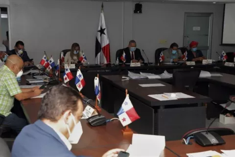 Diputados citan al ministro Alexander para conocer sobre ingresos y egresos del Estado