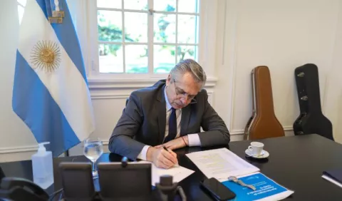 Ministro de Economía  no descarta impago de la  deuda de Argentina